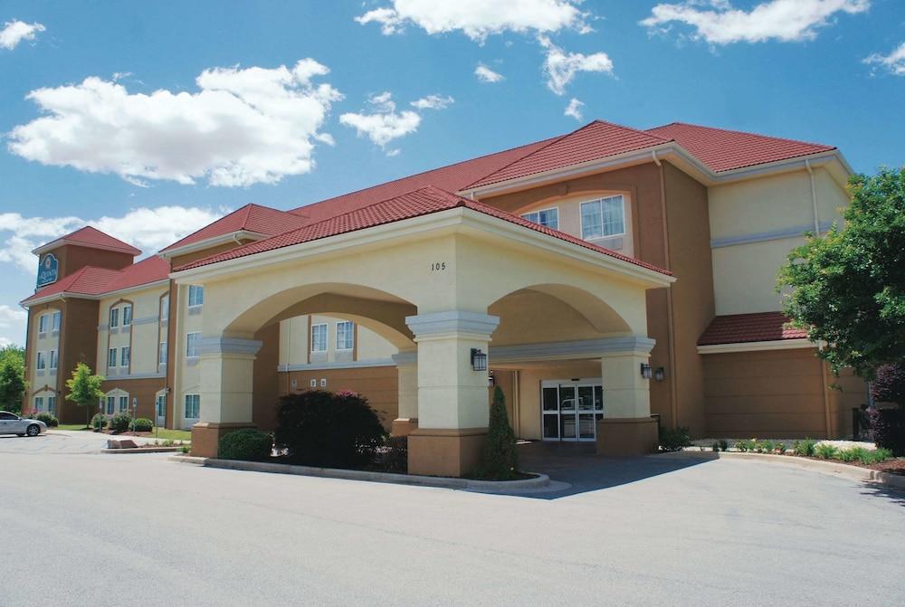 La Quinta By Wyndham Huntsville Airport Madison Bagian luar foto